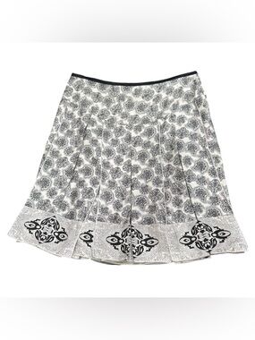 White House Black Market Silk Skirt Size 0 Black White Paisley Pleated Lined